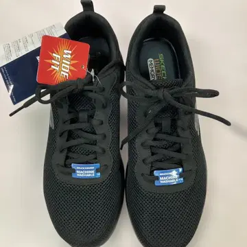 SKECHERS 메모리 폼 와이드 핏 블랙