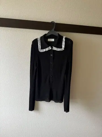 MACHATT 초신상 프릴 칼라 리브 니트 블랙