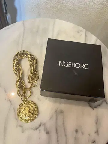 새상품급 INGEBORG 체인 목걸이 메달형