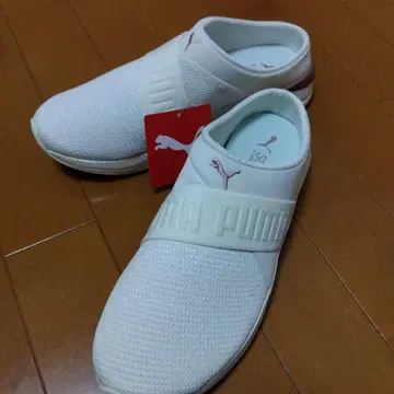PUMA SOFTFOAM+ 슬립온 스니커즈 화이트