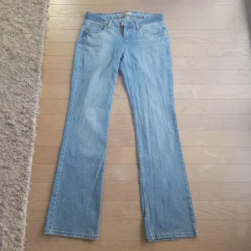 스트레이트 데님 구제 의류