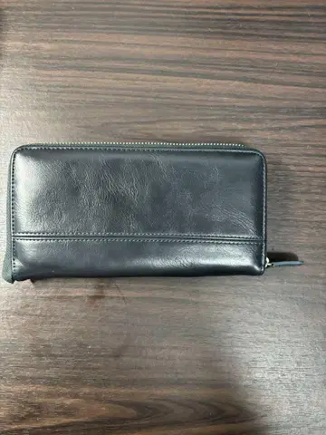 가죽 소재 블랙 장지갑