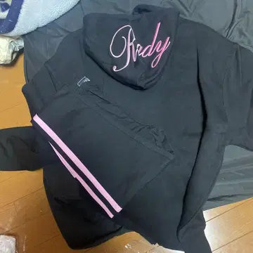 Rady 후드 부착 셋업 블랙