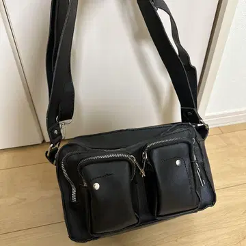 블랙 숄더백
