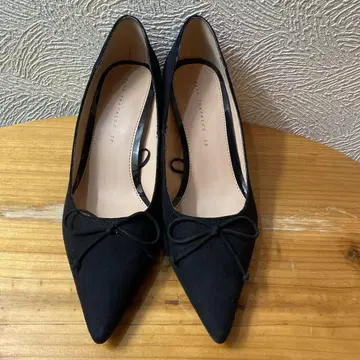 ZARA 스웨이드 펌프스 38