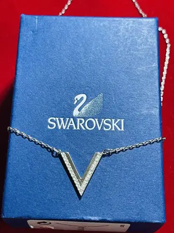 Swarovski V자형 목걸이