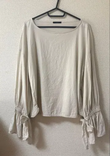 [ 새상품급 ] 아이보리 디자인 긴팔 셔츠