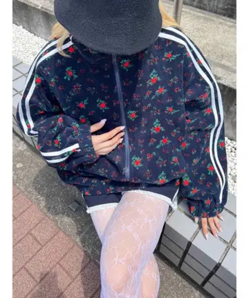 WC 더블씨 리틀 플라워 2 라인 플리스 자켓 프리 사이즈