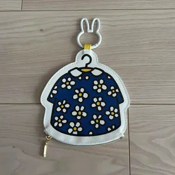 [ 익명 배송 ] 미피 전시회 70주년 한정판 다이컷 파우치 드레스