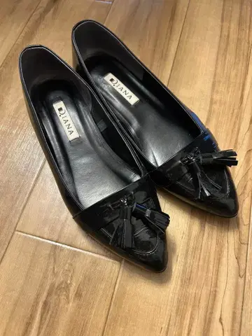 DIANA 블랙 로퍼 태슬 포함