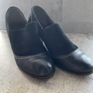 히미코 가죽 블랙 하이힐 펌프스