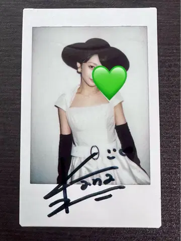 이타쿠라 카나 친필 사인 폴라로이드