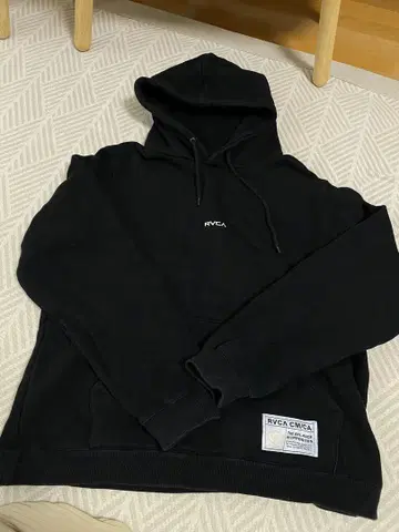 RVCA 블랙 후드티와 팬츠 세트