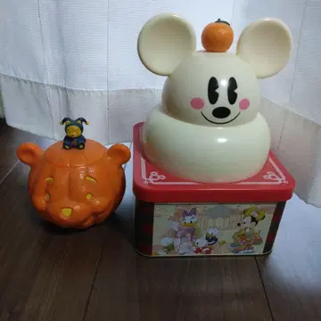미키 카가미모치 통, 푸우 할로윈 케이스