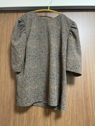 페이즐리 무늬 퍼프 슬리브 블라우스
