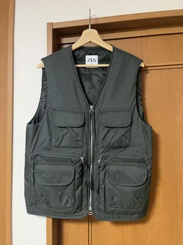 ZARA 다운 베스트 다크 그린 4 포켓