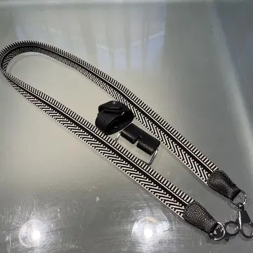 브리드 어 블랙 스트랩 세트