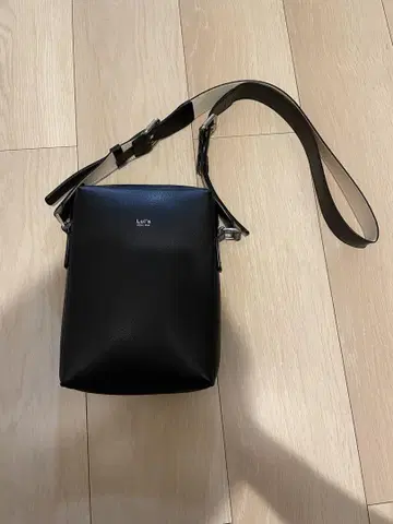 lui's 숄더백