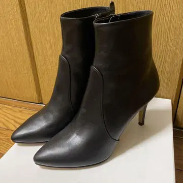 미사용 새상품 다이애나 숏부츠 24 블랙