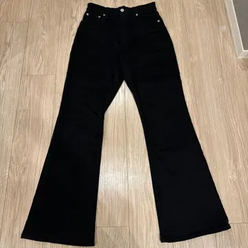 Ungrid 스트레치 블랙 플레어 데님