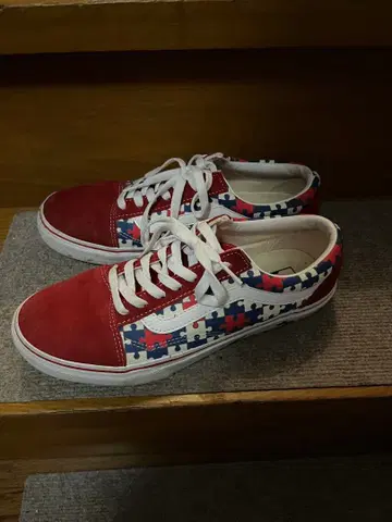 Vans 퍼즐 무늬 로우컷 스니커즈