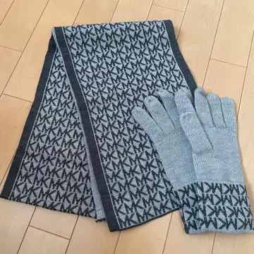 새상품 MICHAEL KORS 머플러&장갑 세트 마이클코어스