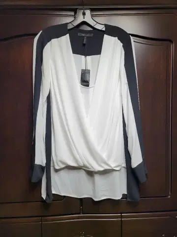 BCBGMAXAZRIA 옵틱 화이트 긴팔 셔츠 S