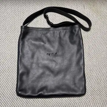agnis b. 블랙 가죽 숄더백