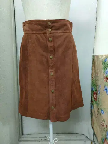 맥피 브라운 가죽 스웨이드 스커트