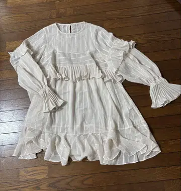 수입 프릴 블라우스