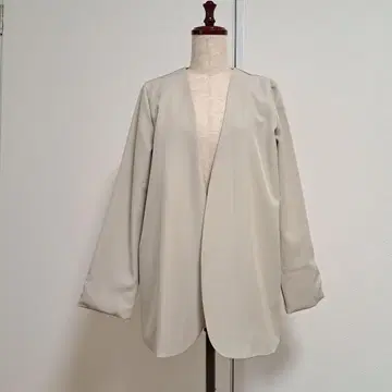 미사용 새상품 베이지 노카라 자켓