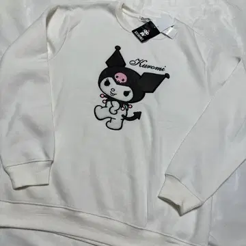 새상품 단종 산리오 쿠로미 맨투맨 사이즈 XL 화이트