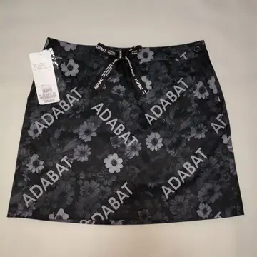 택 포함 새상품 ADABAT 플라워 프린트 블랙 스커트