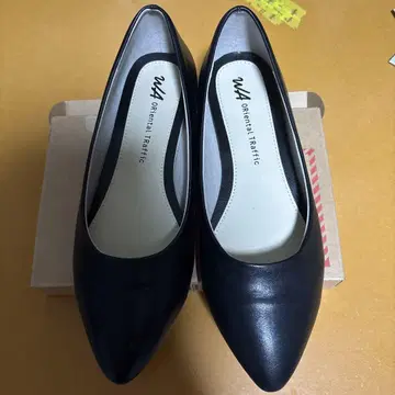 오리엔탈 트래픽 블랙 스틸레토 펌프스