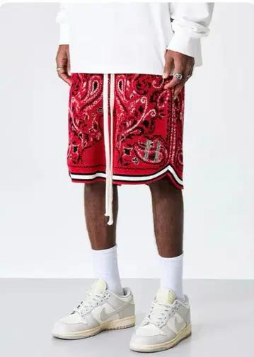 MEDM Paisley Bandanna short pants