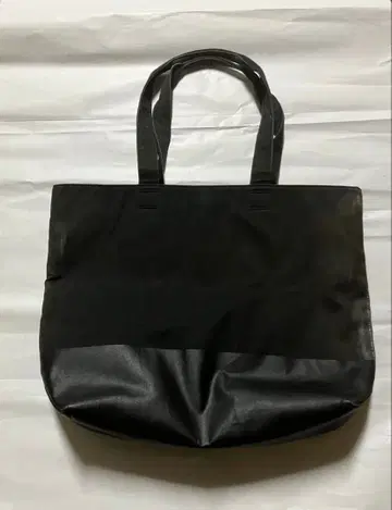 블랙 토트백 합성 피혁제