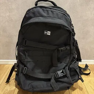 새상품급 뉴에라 백팩
