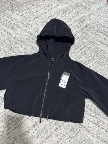 엠포리오 아르마니 후드 부착 블랙 후드티 자켓 발수 가공