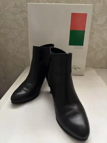 긴자 카네마츠 블랙 가죽 숏부츠