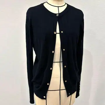 ZARA 블랙 버튼 가디건