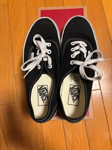 Vans 블랙 로우컷 스니커즈