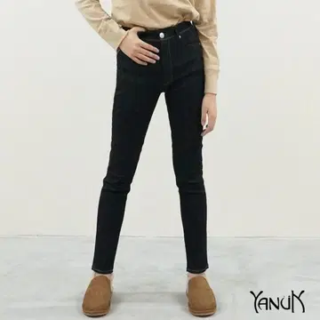[ YANUK/야누크 ] RUTH(루스) 블랙 슬림 테이퍼드 22