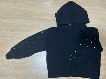 올리브데올리브 OLIVEdesOLIVE 펄 장식 후드티 블랙