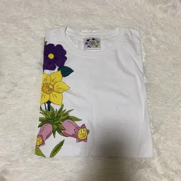 꽃무늬 프린트 T셔츠 KIND FRIENDS