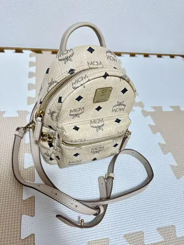 MCM 로고 프린트 베이지 백팩
