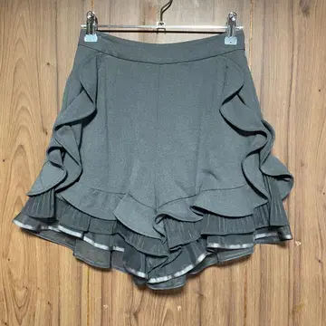 snidel 프릴 헴 숏팬츠