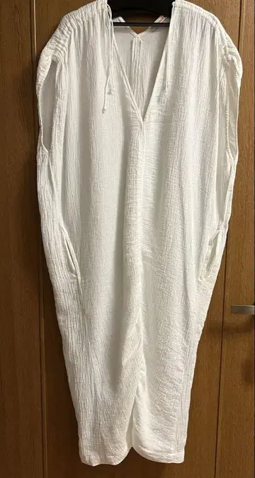 투모로우랜드 바카 카프탄 원피스