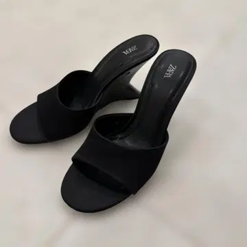 ZARA 블랙 힐 샌들 뮬 ZARA
