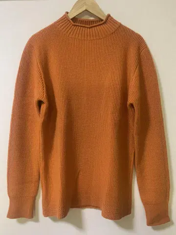 윌리엄 로키 보틀넥 니트