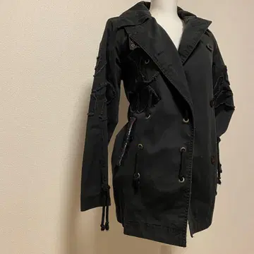 데미지 가공 미들 기장 코트 [ 블랙 ] STYLED by Spils